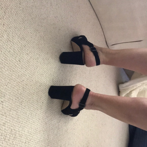 Via Spiga V-June, black suede, size 8 M heels - Picture 2 of 5